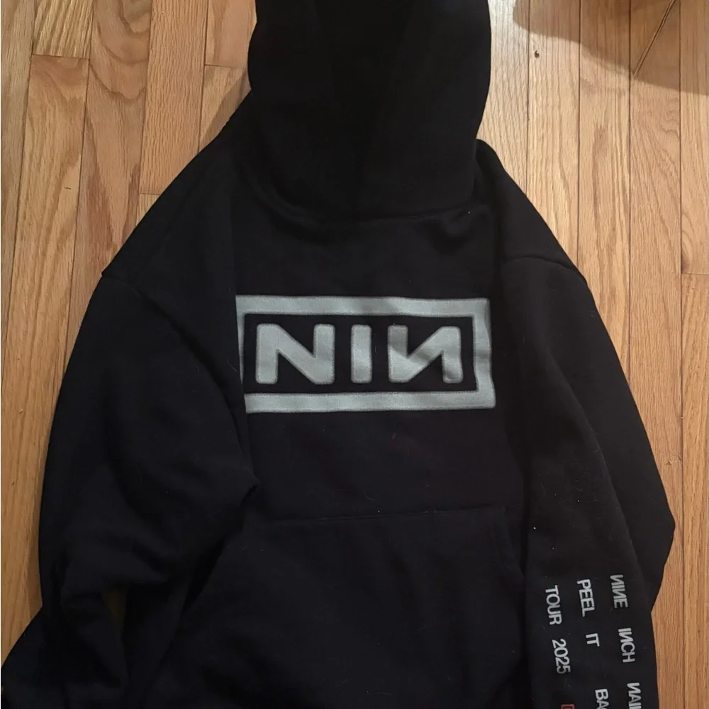NIN Official Peel It Back 2025 Tour Sweatshirt - Picture 1 of 2